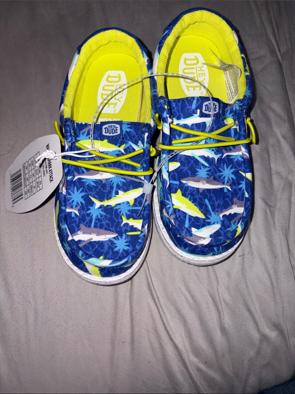 Hey dude Wally y shark attack shoes